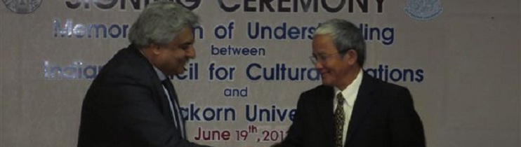  Signing Ceremony of MOU on Sanskrit Chair between ICCR and Silpakorn University on 19.06.2013 at Silpakorn University, Talingchan.