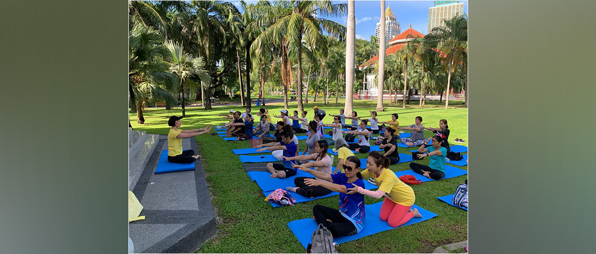  Embassy organized a yoga session for visually challenged persons at Lumpini Park in Bangkok in the run-up to the 10th International Day of Yoga celebrations.