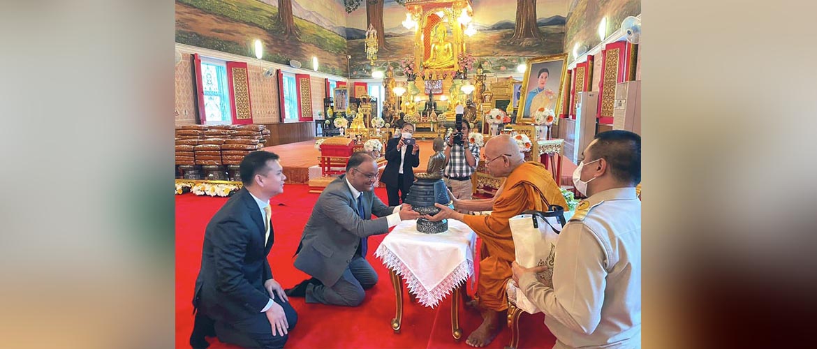  Ambassador Nagesh Singh met the Most VenPhraRajvorayanasobhon and received Royal Robes from HM King Maha Vajiralongkorn at Wat That Thong in Bangkok
