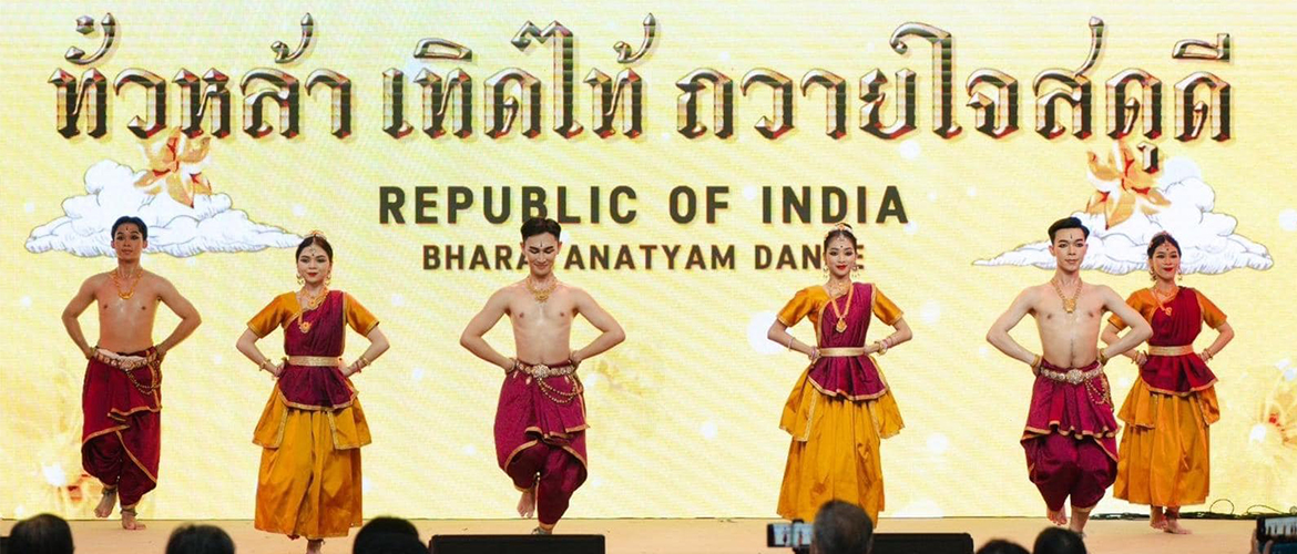  ICCR Thai scholar Mr Ekalak & his troupe presented mesmerizing Indian performance during celebrations on the auspicious occasion of His Majesty the King's 6th Cycle Birthday Anniversary at Siam Paragon today