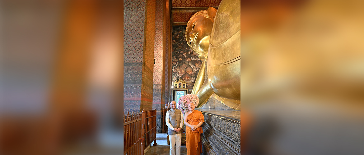  Ambassadfor Nagesh Singh gifted 41 volumes of Devanagari Tipitaka & 108 volumes of Mangolian Tipitaka to Ven Dr Phra Debvajracharya, Dy Abbot of Wat Pho & Director, Tipitaka Institute, MC University on occasion of Ashadh Purnima & to commemorate 72nd Birth Anniversary of His Majesty King Rama X