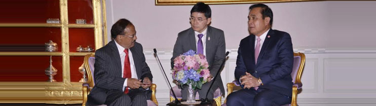  Sh. Ajit Doval, NSA India with Prime Minister of Thailand HE Gen Prayut Chan-o-cha on 1 April, 2015 in Bangkok