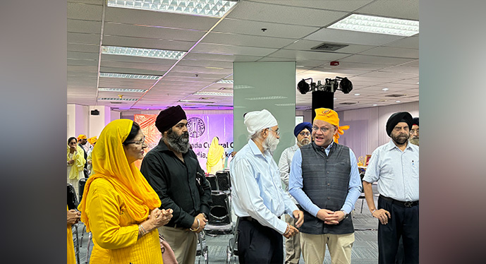  The event was graced by H.E. Mr. Nagesh Singh, Ambassador of India to Thailand. The event includes:
1. Talk on Life Lessons of Guru Gobind Singh Ji" by Mr. Davinder Singh , a motivational speaker from Thailand.
2. Soulful Shabad Gurbani Kirtan Recital by Gur Fateh Group, Simran Group, Sachiar Group, and Vismad Group from Sikh Communities.
3. Gatka Martial Art presentation by young Sikh children.
4. Instrumental Recital by local artists