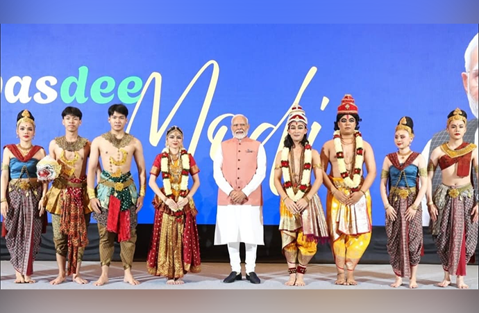  The Swami Vivekananda Cultural Centre, Embassy of India in Bangkok presented ‘Ramayan-Ramakein’ by ICCR Scholar Ekkalak Nuugoen and 09 members group of accompanying artists during the visit of the Prime Minister of India, H.E. Mr. Narendra Modi to attend the 6th BIMSTEC Summit.  The cultural performance organised at the Royal Ballroom, Hotel Mandarin Oriental, Bangkok on 03 April 2025